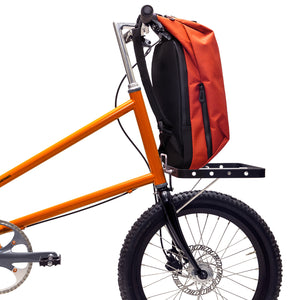 Front rack for Hermansen e-bike designed by Anders Hermansen. Here shown with côte&ciel SARU backpack on collab e-bike.